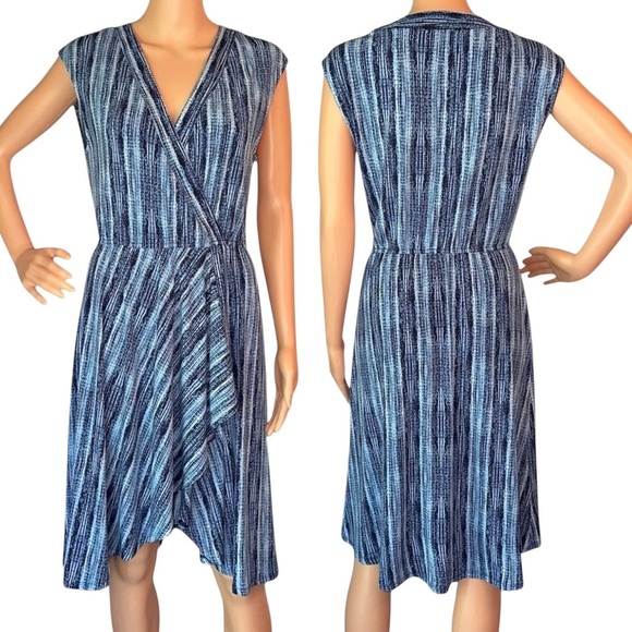 BCBGMaxAzria Dresses & Skirts - Women’s Faux Wrap Blue/White Sleeveless Dress - Size Small